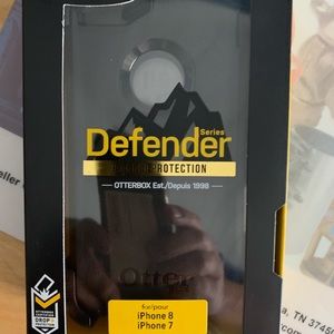 NWT Otterbox Case (Black)